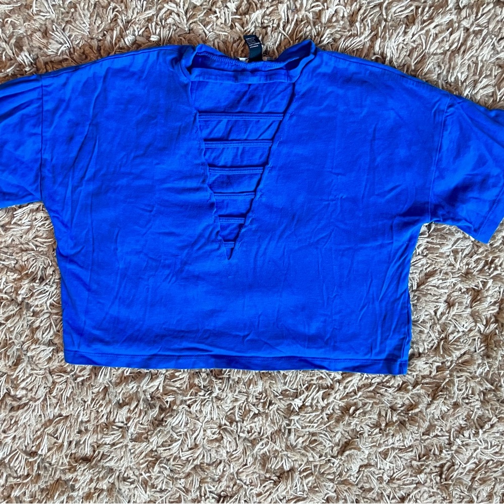 Crop cutout tee